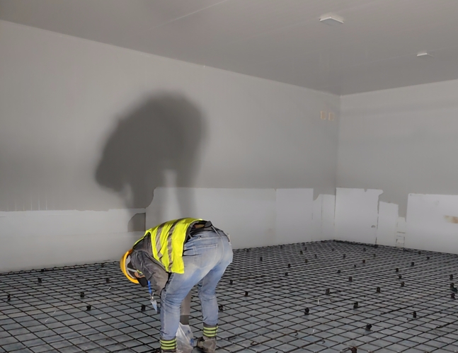 冷庫能裝攝像頭嗎？技術(shù)要點(diǎn)與享寧制冷案例深度解析