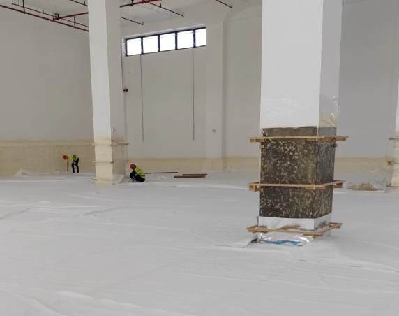 車庫改小型冷庫多少錢？從材料到施工的實(shí)用費(fèi)用指南